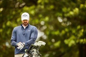 male golfer wearing his glove