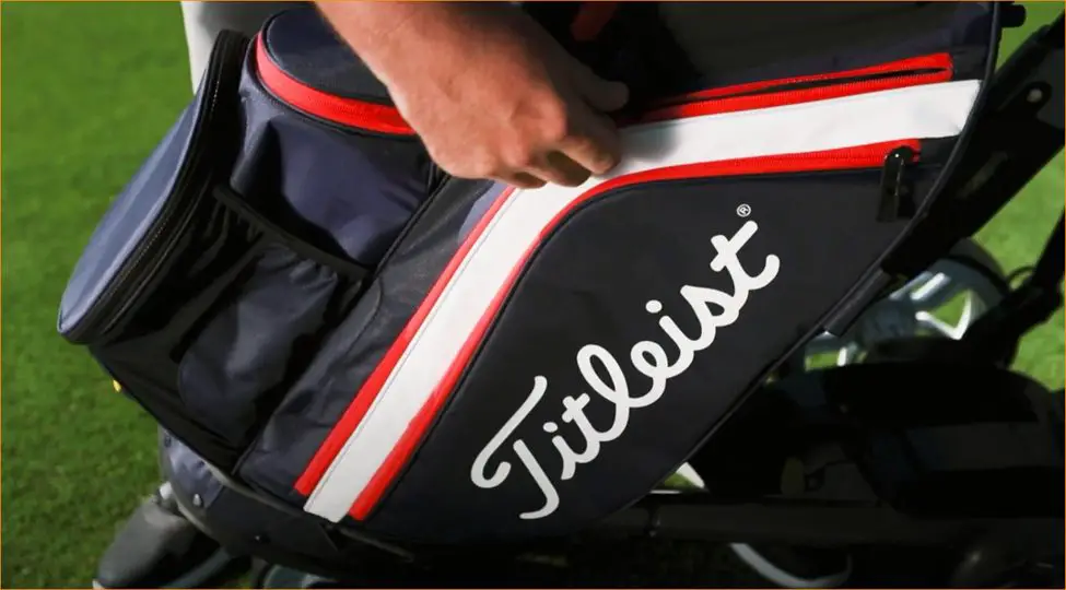 Titleist golf bag carried