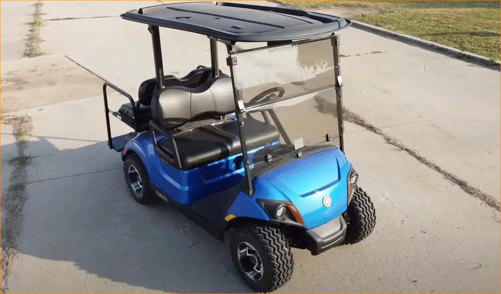 Yamaha Gas Golf Cart in blue/black color